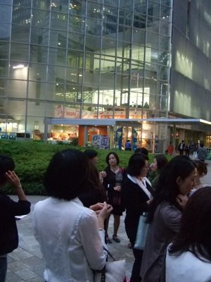 金活で金運アップ●満月お財布「フリフリーゼ」のブログ-集まってきました