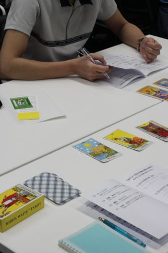 みさきのゑHAPPYになるブログ-机